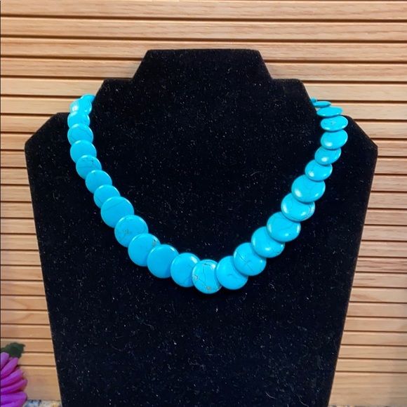 Round turquoise necklace GUC 15”